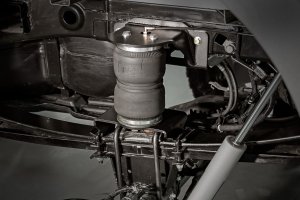 Ford F-150 Air Spring Kit - Rear - Rough Country - w/compressor | Wireless Controller | 0-6 Ford F-150 Air Spring Kit - Rear - Rough Country - w/compressor | Wireless Controller | 0-6